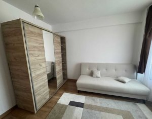 Vând apartament cu 2 camere decomandate, str Horea