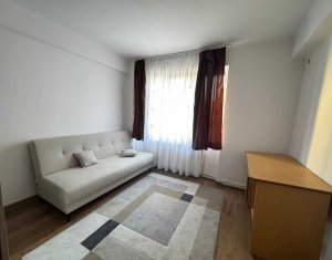 Vând apartament cu 2 camere decomandate, str Horea
