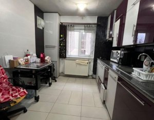 Apartament cu 4 camere de vanzare, Intre Lacuri