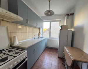  De vanzare apartament cu 2 camere decomandate, zona Horea, Centru