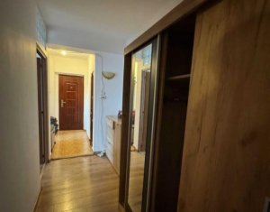 De vanzare apartament cu 2 camere decomandate, zona Horea, Centru