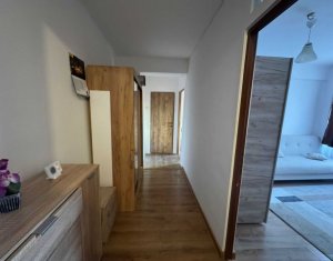  De vanzare apartament cu 2 camere decomandate, zona Horea, Centru