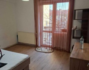  De vanzare apartament cu 2 camere decomandate, zona Horea, Centru