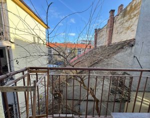  De vanzare apartament cu 2 camere decomandate, zona Horea, Centru