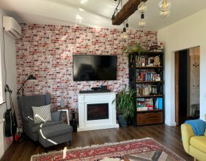 Apartament cu 3 camere, parcare, 74 mp, etaj 1, bloc tip vila, Campului