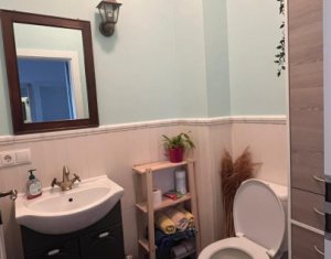 Apartament cu 3 camere, parcare, 74 mp, etaj 1, bloc tip vila, Campului