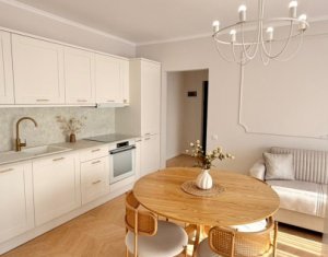 Apartment 3 rooms for sale in Floresti