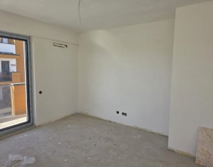 Apartament 2 camere, balcon, posibilitate parcare, Intre Lacuri