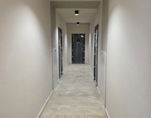 Apartament 2 camere, balcon, posibilitate parcare, Intre Lacuri