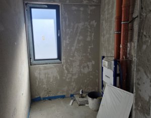 Apartament 2 camere, balcon, posibilitate parcare, Intre Lacuri