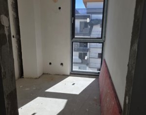 Apartament 2 camere, balcon, posibilitate parcare, Intre Lacuri