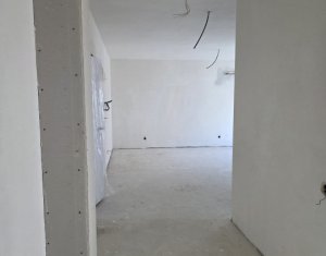 Apartament 2 camere, balcon, Intre Lacuri