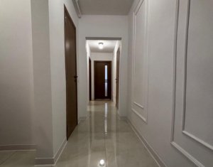 De vanzare apartament cu 4 camere Renovat Mobilat  BIG
