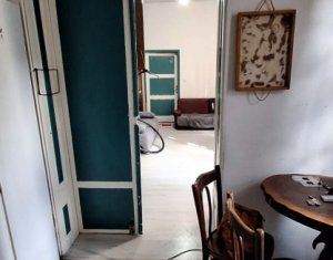 Vanzare apartament 4 camere, ultracentral, posibilitate investitie