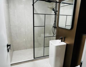 Apartament 3 camere, central Floresti