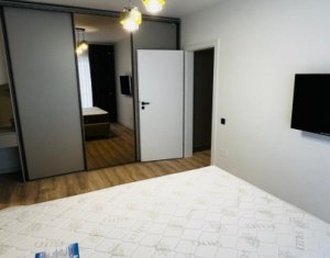 Apartament 3 camere, central Floresti