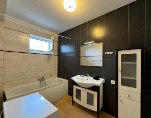 Vand apartament 2 camere, balcon, parcare, Andrei Muresanu