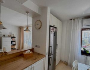 Apartament lux de 4 camere, zona The Office