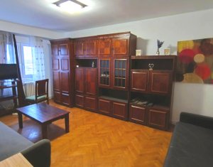 Vand apartament 3 camere ZORILOR