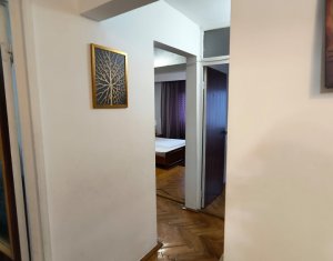Vand apartament 3 camere ZORILOR
