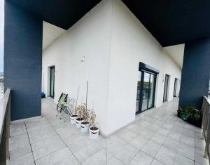 Apartament 4 camere (Penthouse) + terasa + parcare