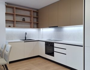 Apartament 2 camere, central Floresti