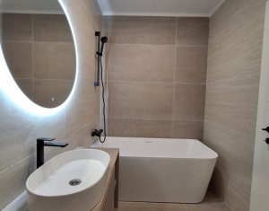 Apartament 2 camere, central Floresti