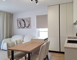 Apartament 3 camere, central Floresti