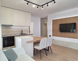 Apartament 3 camere, central Floresti