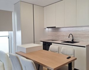 Apartament 3 camere, central Floresti