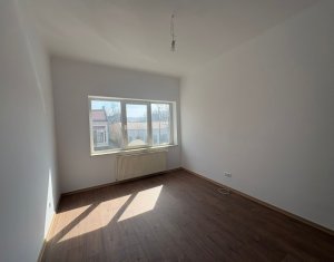 Apartament cu 3 camere, balcon cu priveliste catre gradina