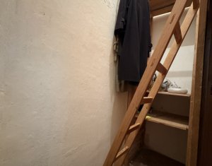 Apartament extrem de spatios, in vila interbelica, curte si gradina proprie !!