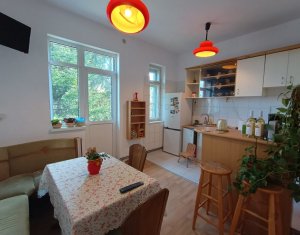 Vanzare apartament cu 3 camere zona GRADINA BOTANICA