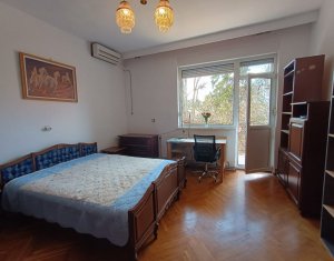 Vanzare apartament cu 3 camere zona GRADINA BOTANICA