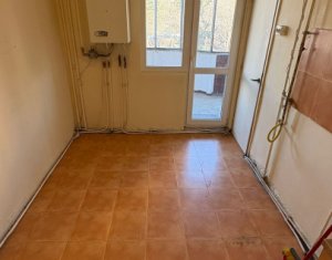 Apartament 2 camere, Plopilor, etaj 1, camere decomandate, centrala proprie ! 
