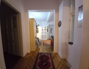 Vanzare apartament cu 3 camere 108 mp  Piata Unirii