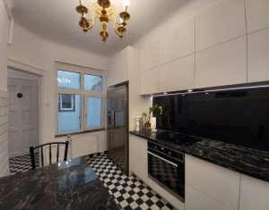 Vanzare apartament cu 3 camere 108 mp  Piata Unirii