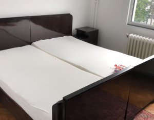 De vanzare apartament cu 4 camere 2 bai balcon Zona Bucium