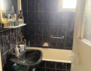 De vanzare apartament cu 4 camere 2 bai balcon Zona Bucium