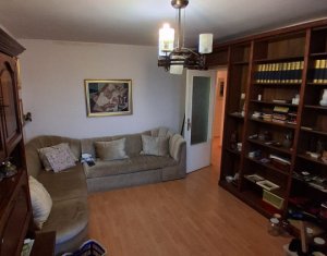 Apartament 4 camere, 2 balcoane, garaj