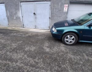 Apartament 4 camere, 2 balcoane, garaj