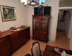 Apartament 4 camere, 2 balcoane, garaj