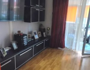 Apartament 60 mp, garaj, parcare exterioara, zona Primaria Floresti
