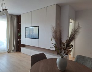 Apartament 2 camere, central Floresti