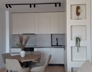 Apartament 2 camere, central Floresti