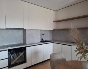 Apartament 2 camere, central Floresti