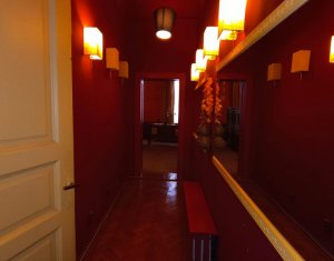 Apartament la casa, centru, zona Primariei