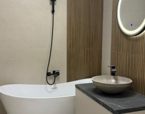 Apartament 2 camere, central Floresti