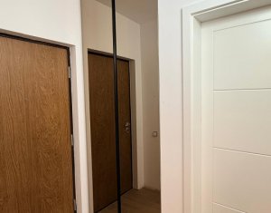 Apartament 2 camere, central Floresti
