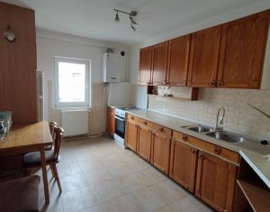   Apartament cu 4 camere, 2 bai, etaj 2/4, Gheorgheni 